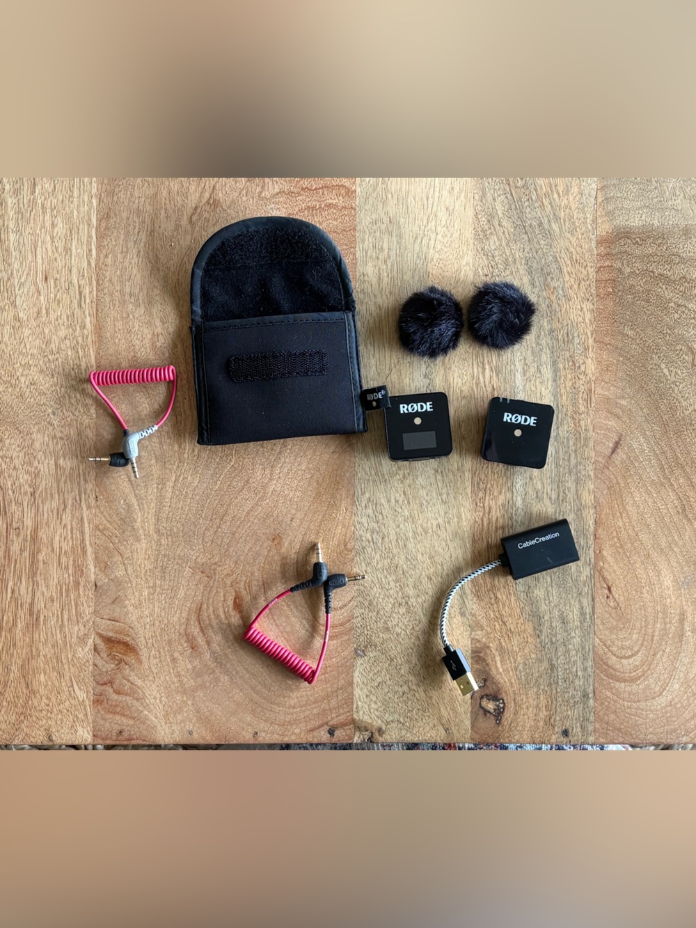 RØDE Wireless GO Gen 1 Wireless Microphone System + Accessories